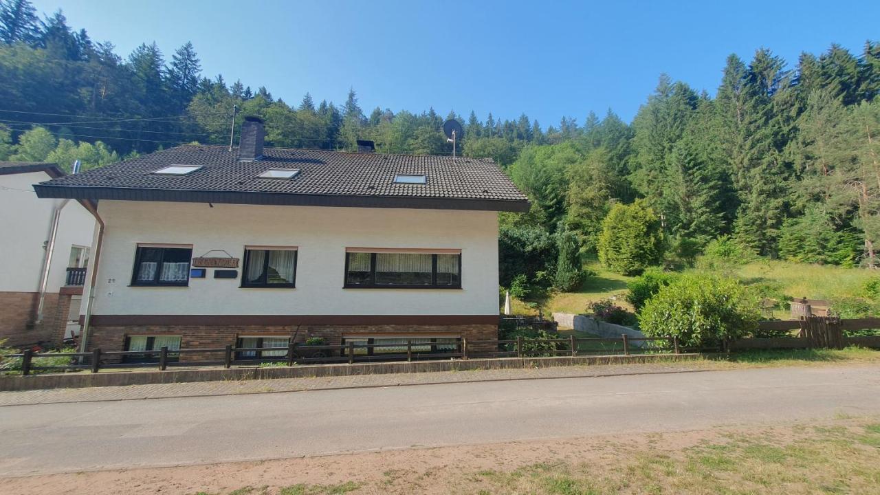 Hotel Pension Ernst Im Herzen Des Pfaelzerwaldes Mit Kueche Elmstein Exterior foto